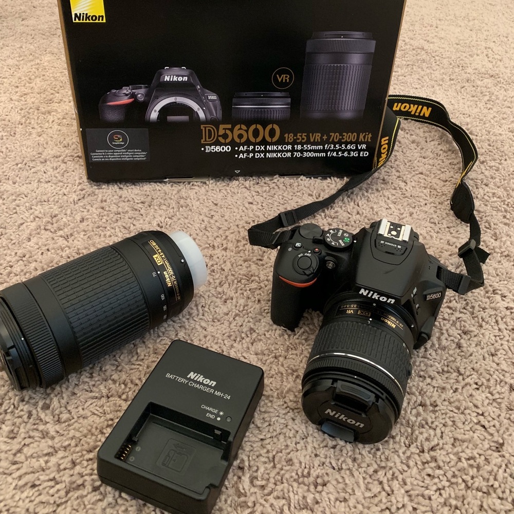 NIKON D5600